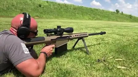 慢动作回放:巴雷特m107a1狙击步枪,发射.50大口径弹药