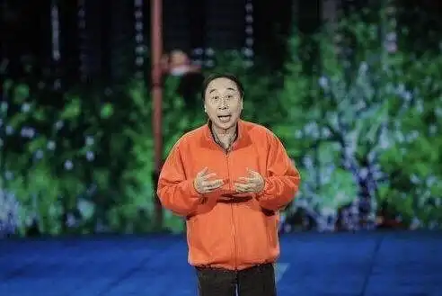 "观众朋友们我想死你们了",这句话是冯巩的小品经典开场白,也成了