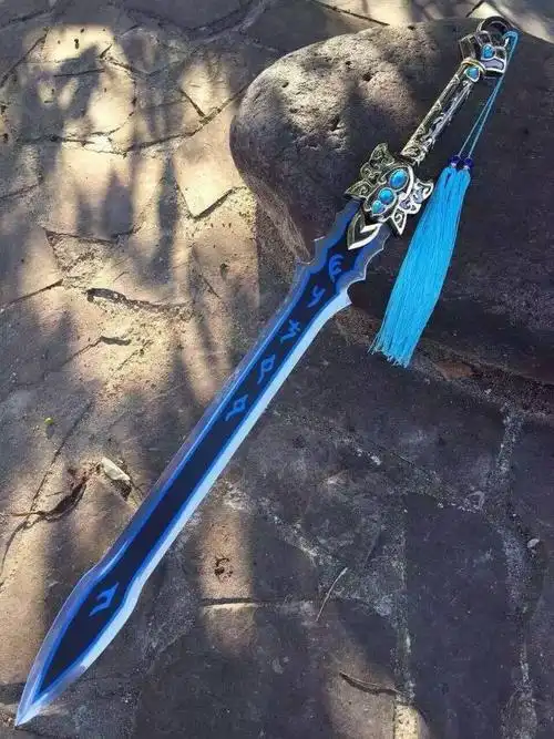 请问这是什么电视剧或者动漫上的剑啊?