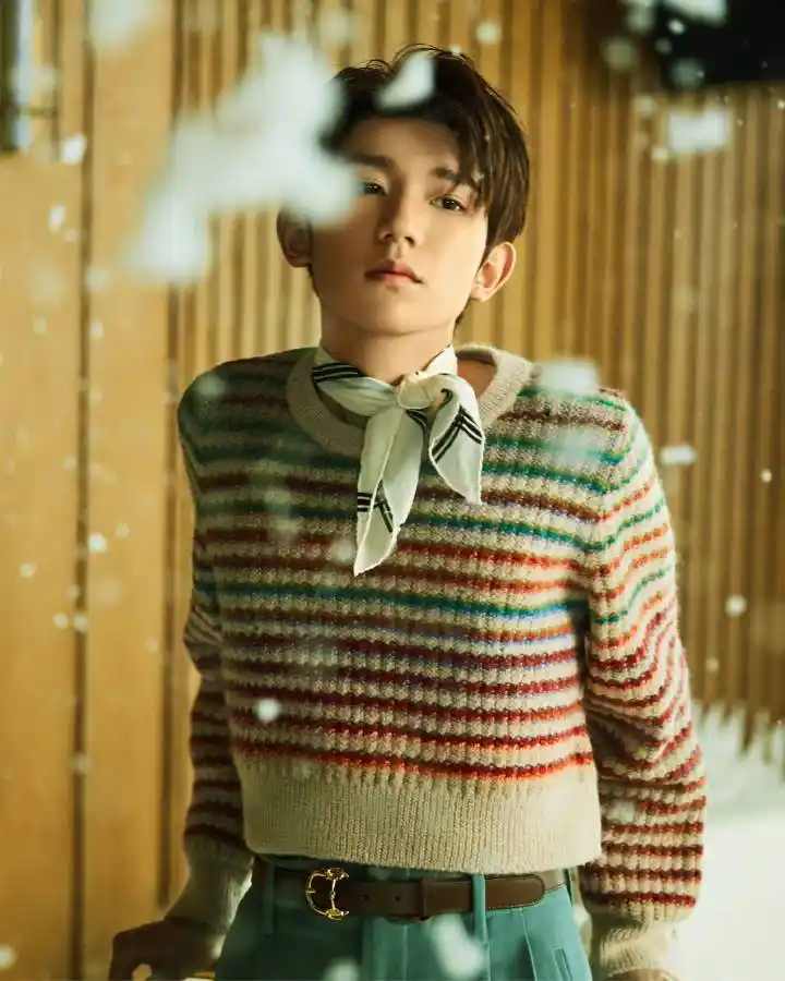 [王源][分享]201029 王源与儿砸莱阳同框图照来袭 父子相满分的俩宝