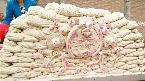 保定农村结婚不一样的风俗三百斤馒头抬进家城里人不一定见过