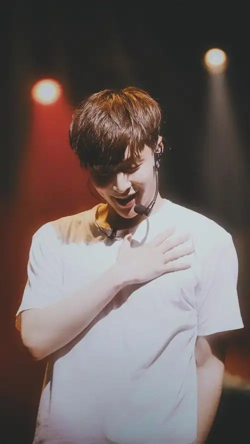 豆瓣图楼|张艺兴笑起来也太治愈了吧!