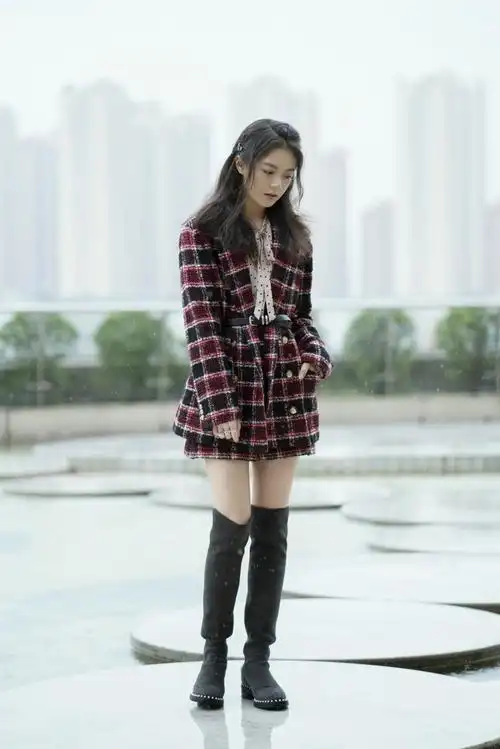 赵今麦大长腿迷人写真