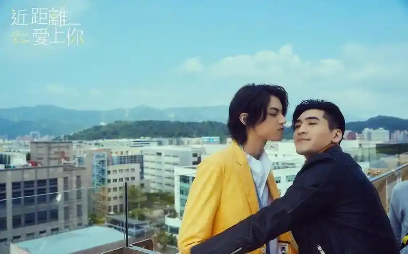 history4近距离爱上你ep15呈仁天台戏来了骨科超长kiss