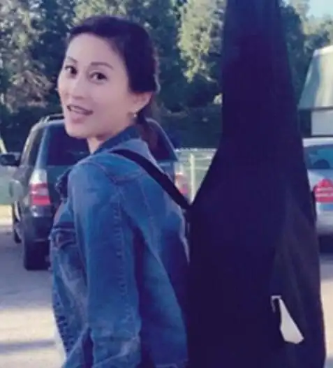 【图】杨子前妻陶虹晒美照不理流言 不愧是复旦校花笑容惬意