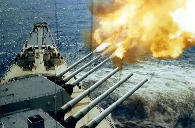 为何战列舰开火都要齐射而不是轮流射击