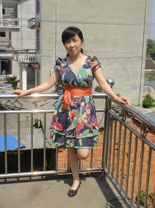 53岁离异女征婚照片(id:47961288)_四川成都征婚交友_珍爱网