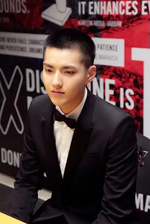 9kila9的相册-短发吴亦凡