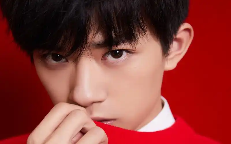 易烊千玺,帅气,清新,电脑壁纸,壁纸红衣少年易烊千玺