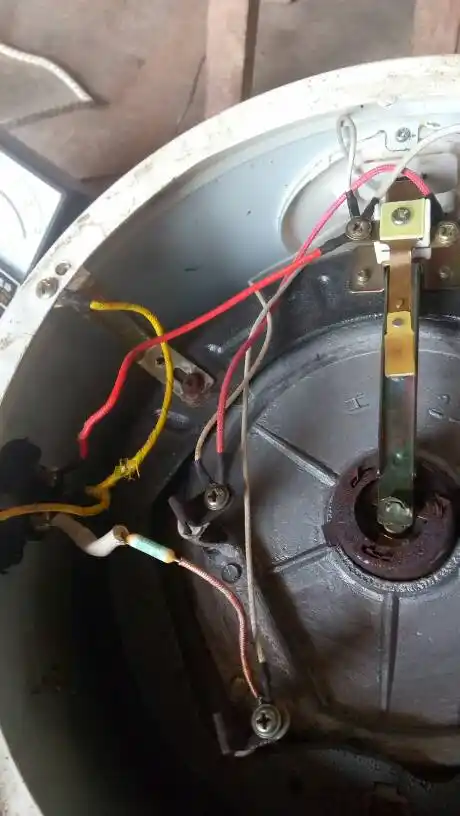 电饭煲灯不亮也不加热是怎么回事