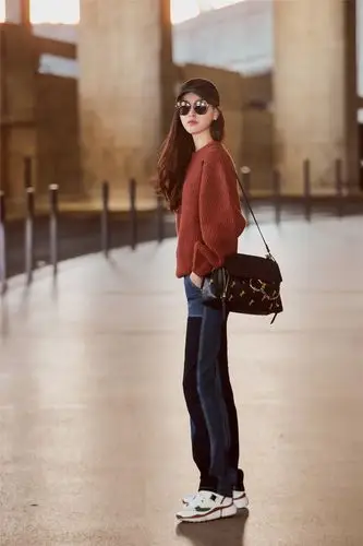 2018巴黎时装周九月街拍:唐嫣(是酷酷糖本人没错o.o)