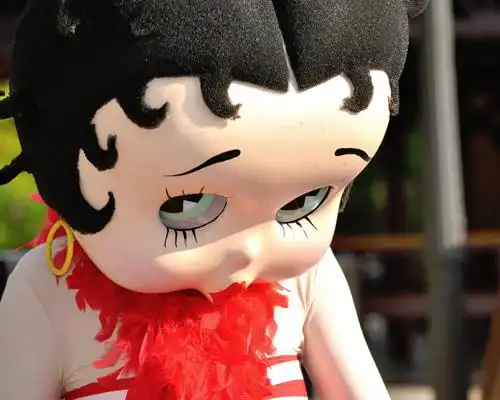 35张精彩的贝蒂娃娃照片