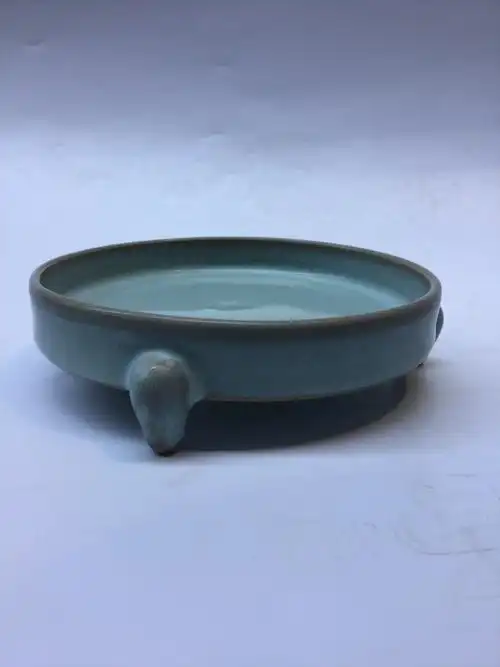 1号拍品:宋代汝窑天青釉三足洗,高4.1,口径14.3,底14.