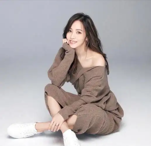 侯佩岑男神收割机高情商又温柔前任周杰伦对她念念不忘