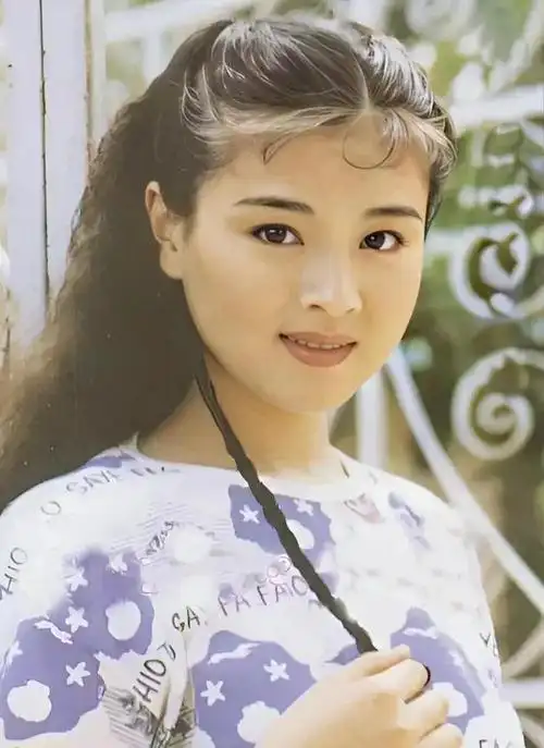 回顾:输给"野花"的女星,个个长相貌美老公却不念旧情寻新欢