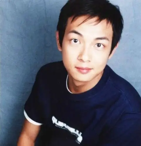 图揭秘梁烈唯老婆背景曾获飞跃进步男艺员提名