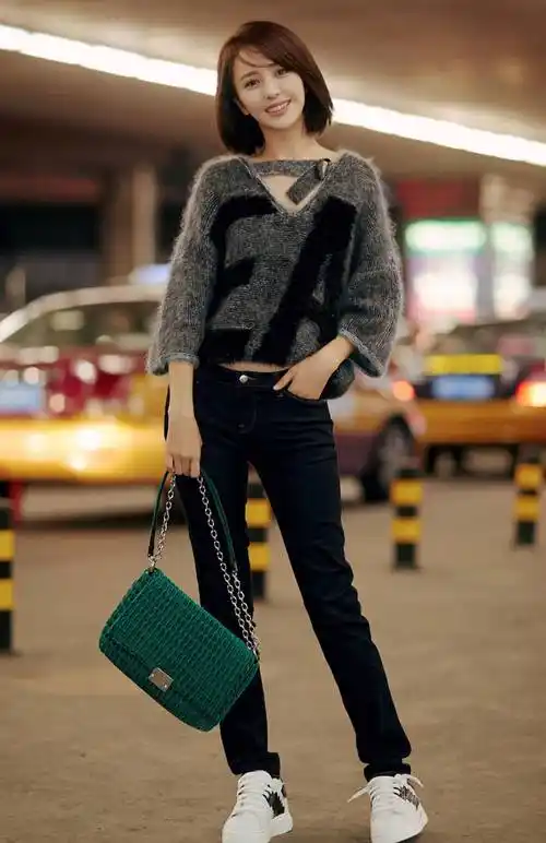 佟丽娅罕见学生照片流出清纯可爱从小就是美人胚子