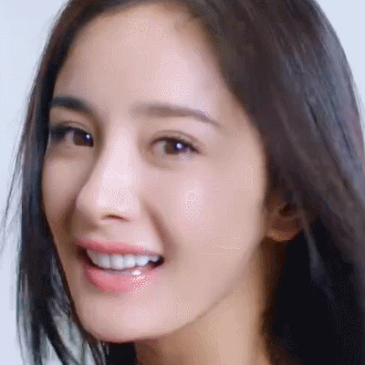 杨幂开心笑容女神gif动图_动态图_表情包下载_soogif