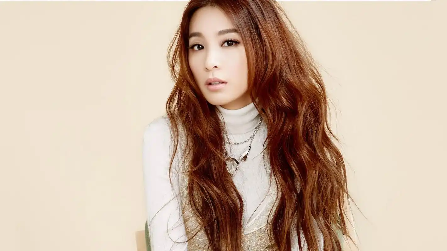 田馥甄是著名的台湾组合she的成员之一. 转载自百家号作者:小裁缝鲲鹏