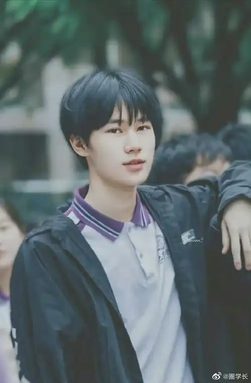 张真源巴蜀中学学校宣传栏