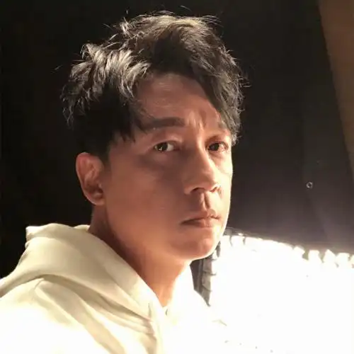 微信头像潘粤明