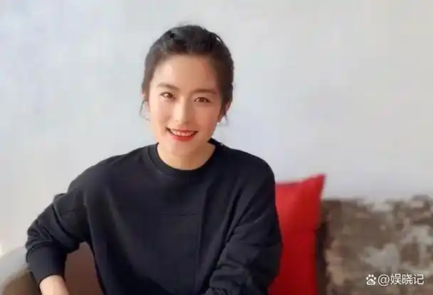 她是唐嫣同班同学出道20年零绯闻父亲是她不结婚的底气