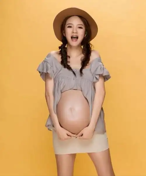 安以轩和百亿老公晒幸福孕妇照:连换6套服装,辣妈风格很明显