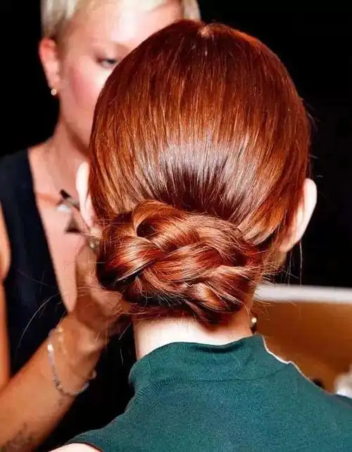 时尚发型:美眉们必备的10款优雅时髦发髻