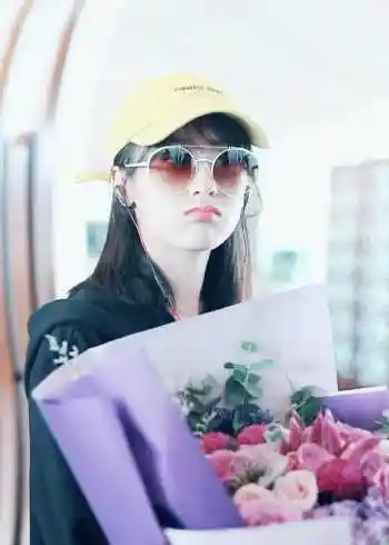 袁冰妍据说是张艺兴的女朋友哦