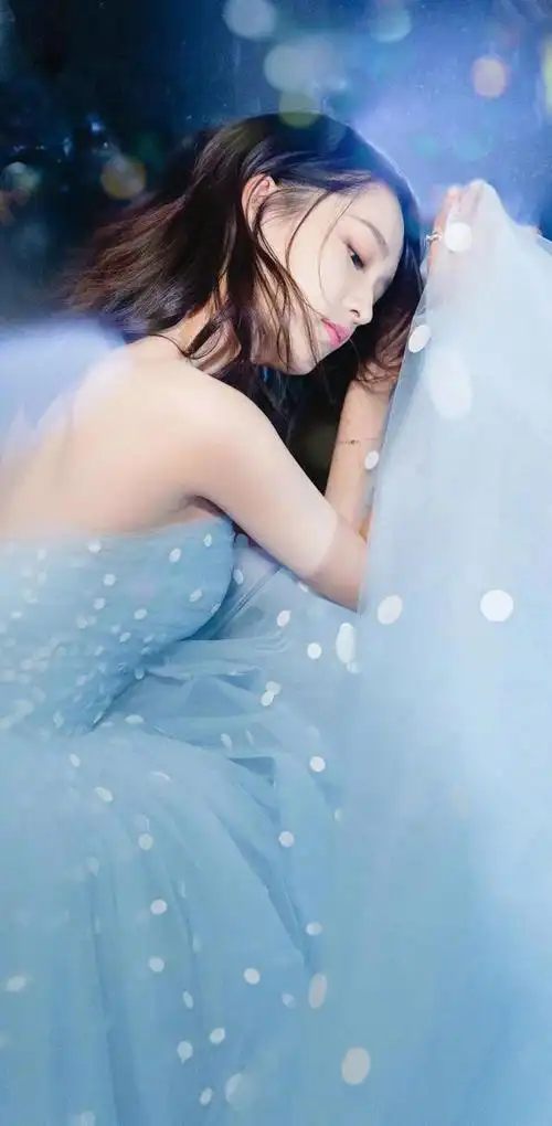 李沁,1990年9月27日出生于江苏省苏州市昆山市巴城镇