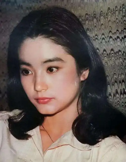 屁股下巴俊男美女才有的好福相