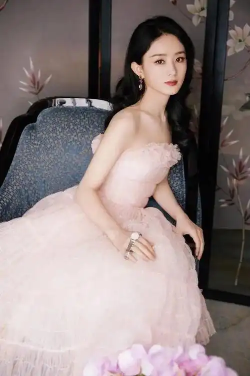 赵丽颖美到骨子里穿国风连衣裙配丸子头颜值气质无敌了