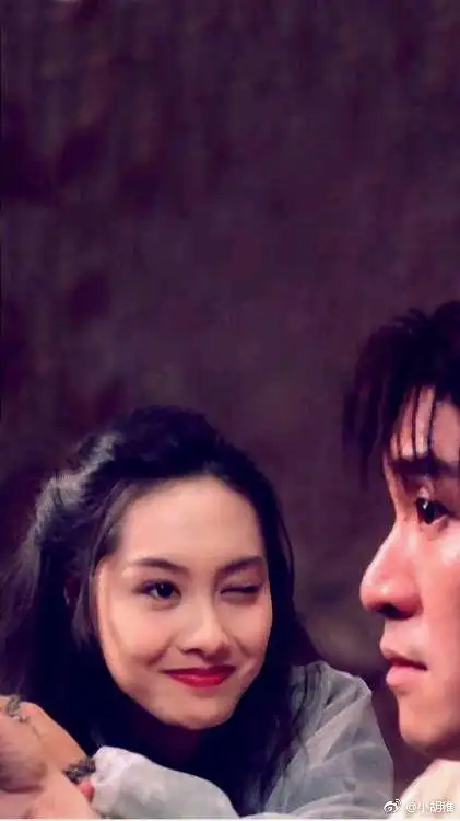 终于看到周星驰朱茵自行车正脸照了原来一直以为是蓝洁瑛坐后面