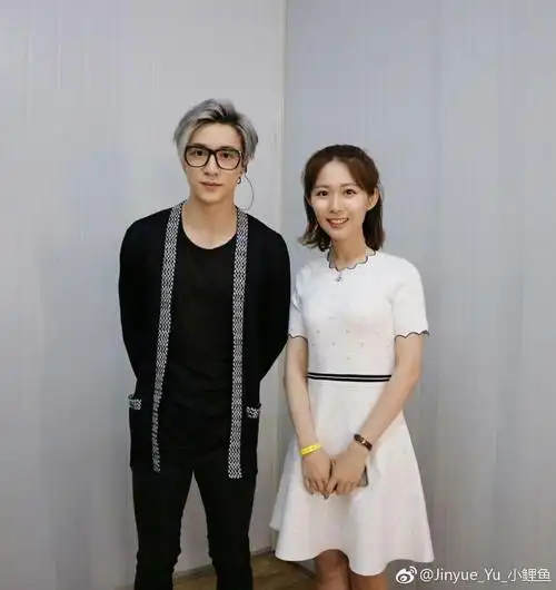 [薛之谦][分享]171006 活在别人照片里的薛之谦第二波 羡慕吗?嫉妒吗?