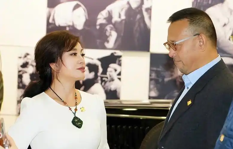 回顾全裸拍戏诱惑外籍男演员知三当三包养小鲜肉结婚也不老实