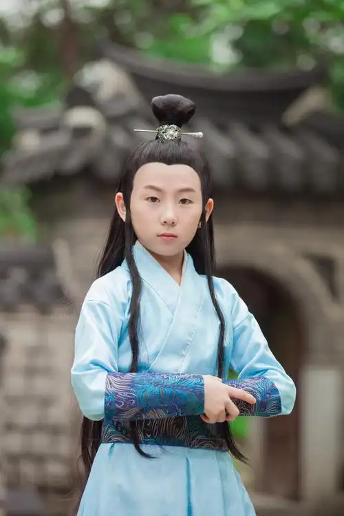 童星刘铭泽写真 获赞"古装小美男"