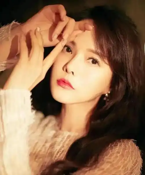 性感妩媚,气质诱人的伊能静,魅力无限的写真照