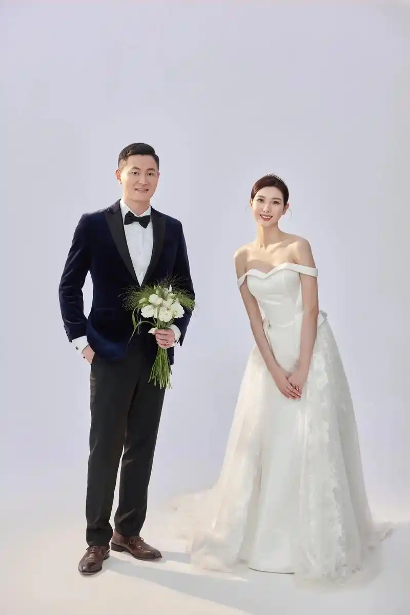 晒晒女儿女婿的结婚照#婚礼倒计时 #携手一生相伴到老 #始于 - 抖音