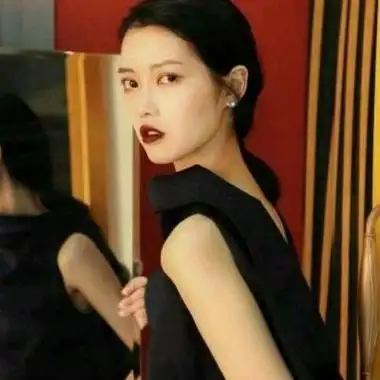 超火高冷女生头像