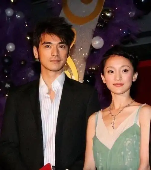 与吴奇隆三角恋,被称"帅的代名词",为何47岁金城武仍单身?