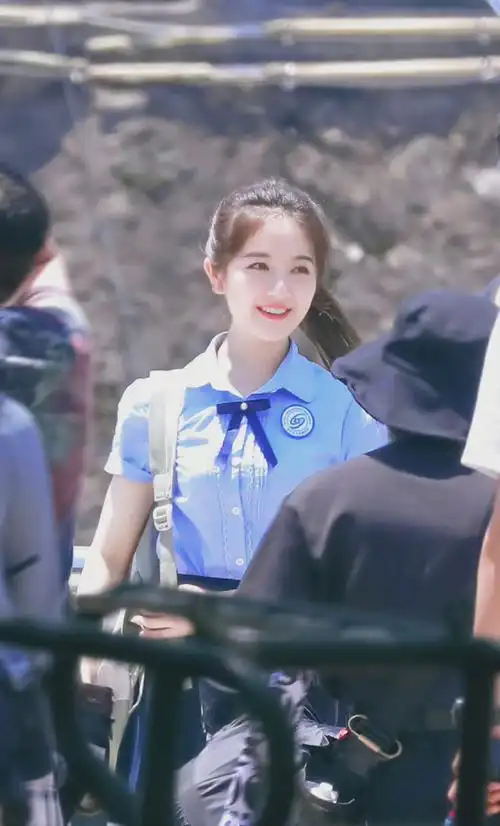 李兰迪客串山河表里路透#《山河表里》李兰迪路透校服高马尾造型元气