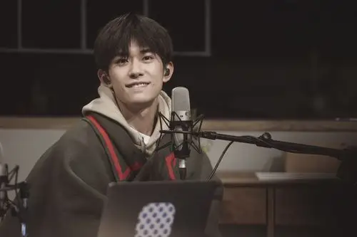 易烊千玺综艺跳女团舞笑容治愈甜度爆表