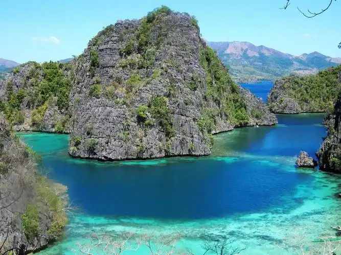 菲律宾阳光沙滩海边风景图片