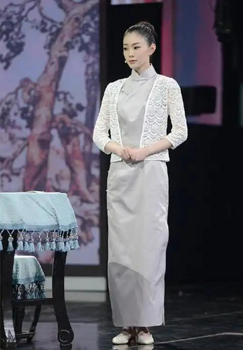 我就是演员里嘉宾再穿旗袍张钧甯穿花色旗袍好有气质