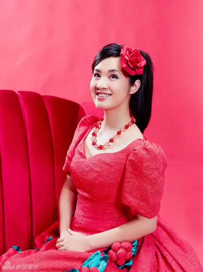 新浪娱乐讯 刘一祯将在北京大学举办专场音乐会"孝敬父母",近期,一组