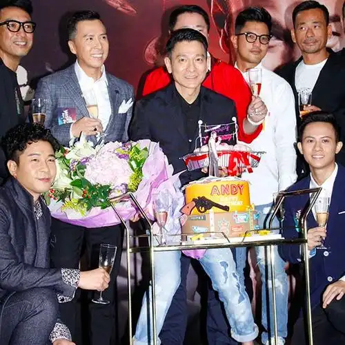 与5岁爱女合影被曝光刘德华回应每次总有卧底不过是好事