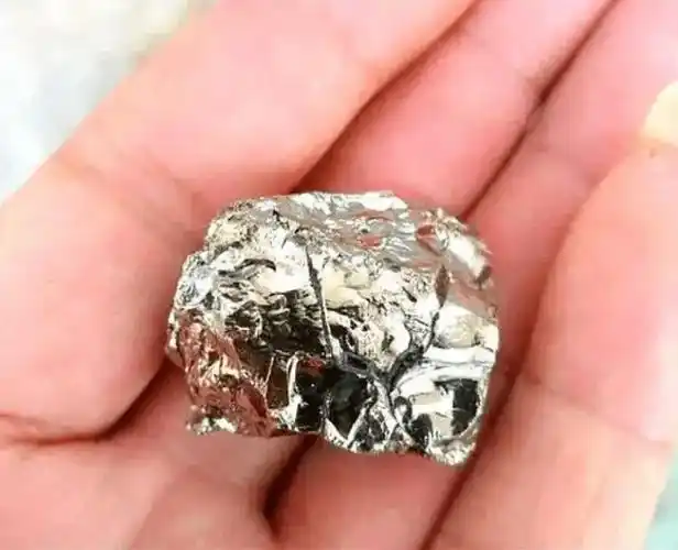 这种不起眼但很贵的石头就是世界上最贵的石