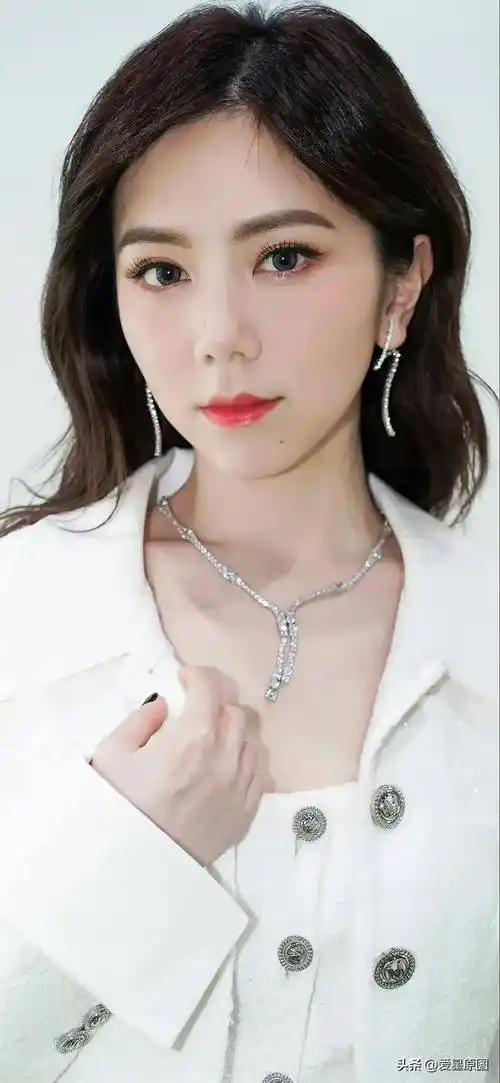 g·e·m-邓紫棋全图写真合集_中国_娱乐_壁纸