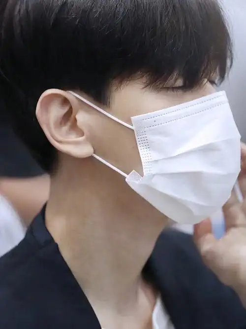 【图楼】边伯贤口罩素材02