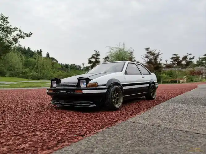 三厢ae86车壳——银与灰的碰撞